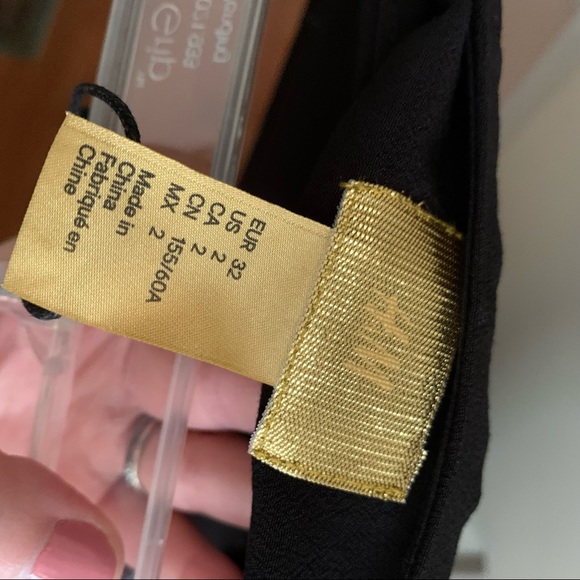 H&M black cute ruffle skirt 2 - Picture 5 of 6